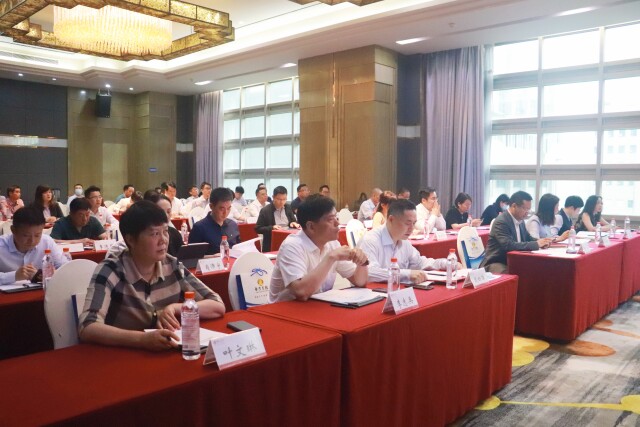 MS - 美狮贵宾会出席湖南异地商会结合会金融照拂委员会成立大会(图2) MS - 美狮贵宾会出席湖南异地商会结合会金融照拂委员会成立大会(图2)