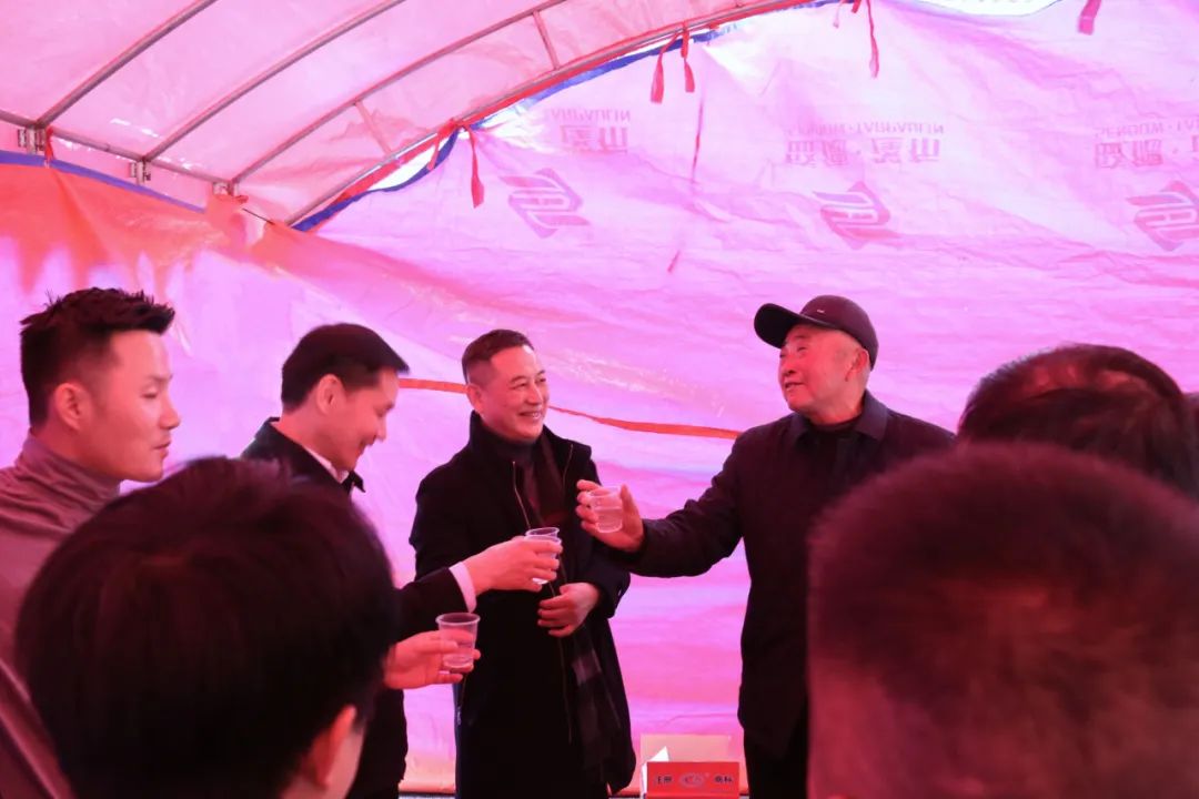 ������ů����������Ժ����MS - ��ʨ���������������ŷ�չ����ο�ʻ